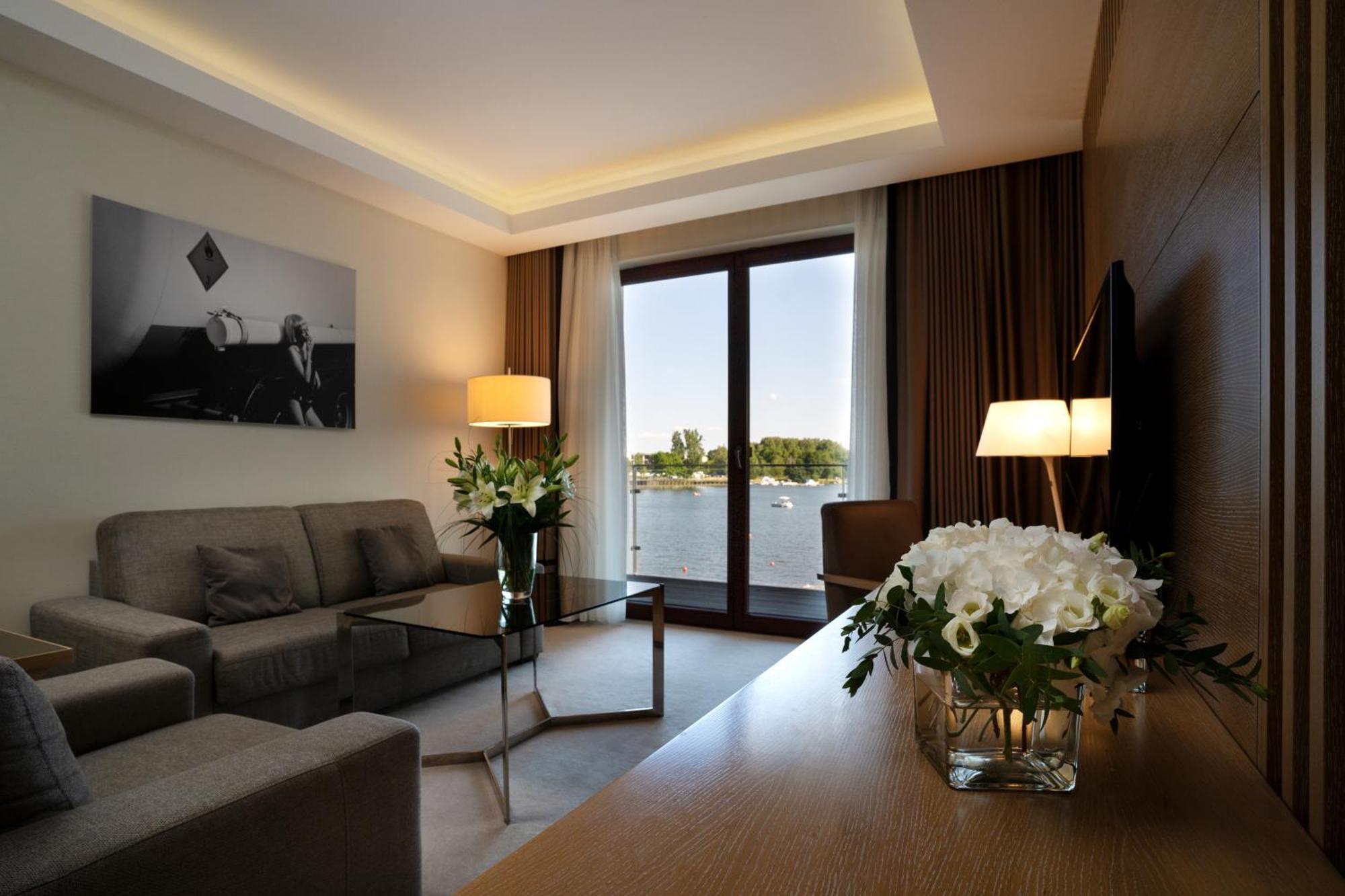 Tiffi Boutique Hotel Ольштин Екстер'єр фото