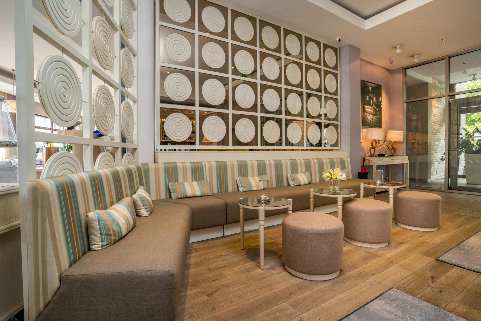 Tiffi Boutique Hotel Ольштин Екстер'єр фото